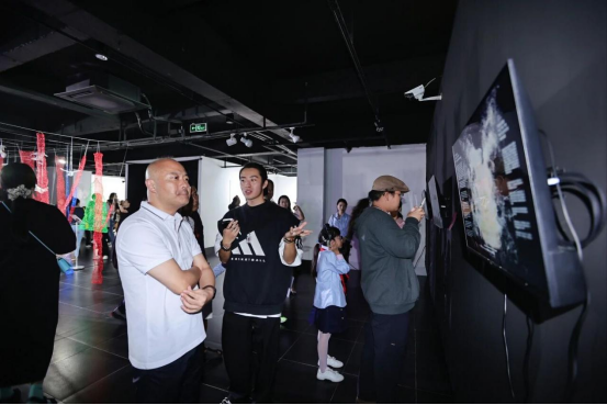 ��ɫʧ����Ʒ