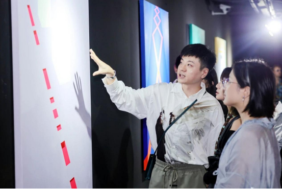 ��ɫʧ����Ʒ